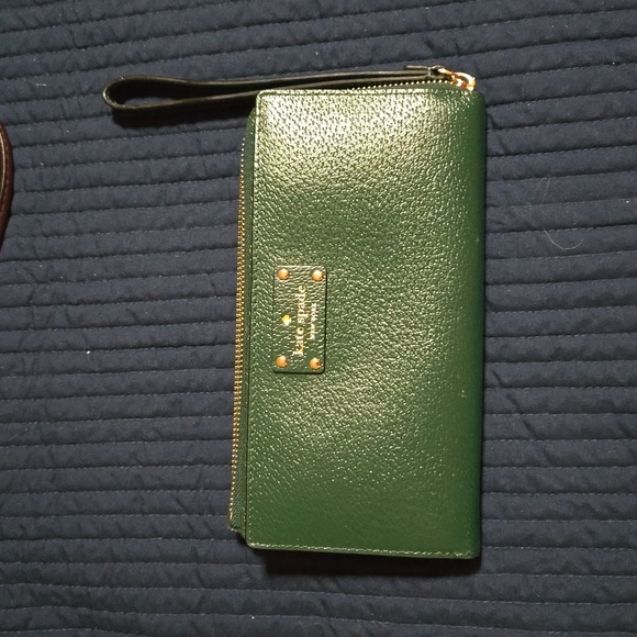 Kate Spade Wallet - Picture 1 of 6
